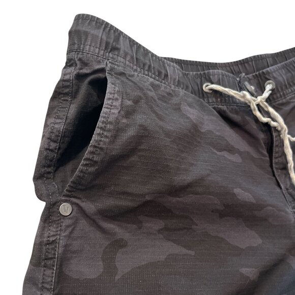 VUORI Women's Shorts Size Medium Camo Black Grey Cotton Drawstring Waist - Picture 7 of 10